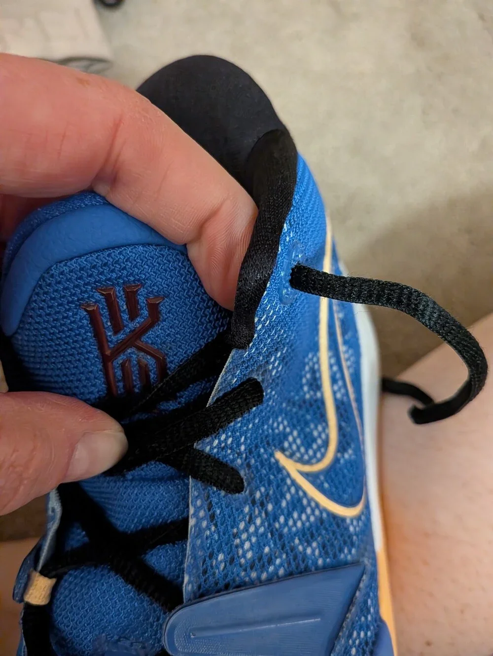 6 Y Nike KYRIE‎